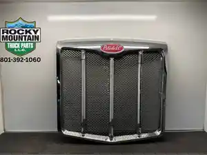 Used 2023 Peterbilt 579 Grille (Stock #896581-31)) Part Image