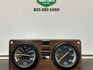 Used Freightliner FLD120 Instrument Cluster (Stock #977004)) Part Image