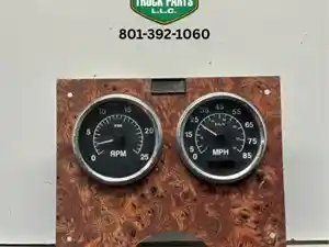 Used International Instrument Cluster Image