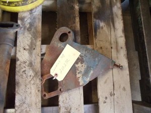 Used Cummins V903 Bracket Image