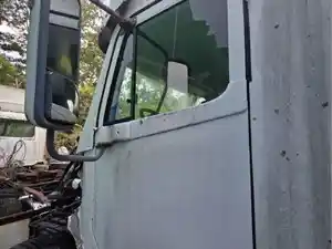 Used 2005 Freightliner CENTURY Door (Stock #145077)) Part Image