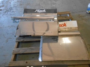Used QUARTER FENDER FENDER Fender Extension Image