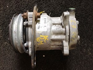Used 2001 Mack 2510 A/C Compressor (Stock #AC64)) Part Image
