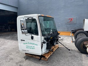 Used 2011 Hino 268 Cab (Stock #C52766)) Part Image