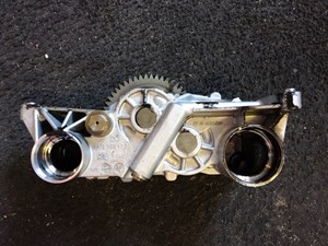 Used 2013 Detroit DD15 Oil Pump Image