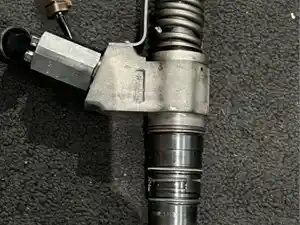 Core Cummins N14 Injector (Stock #INJ1170)) Part Image