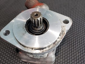 Used Cummins ISX15 Steering Pump Image