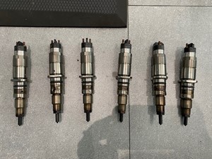 Used Cummins Injector (Stock #INJ1065)) Part Image