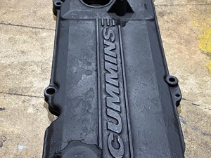 Used Cummins Valve Cover (Stock #V1020)) Part Image