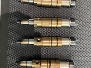 Used Cummins QSX11.9 Injector (Stock #INJ1061)) Part Image