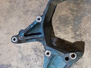 Used Engine Mount (Stock #EB1043)) Part Image