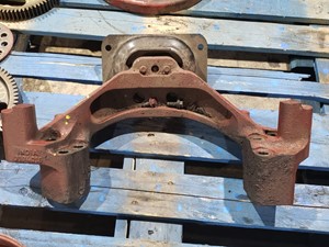 Used Engine Mount (Stock #EB1050)) Part Image