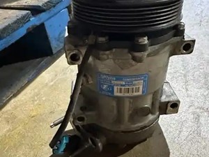 Used International LT A/C Compressor (Stock #AC1028)) Part Image