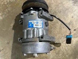 Used International LT A/C Compressor (Stock #AC1027)) Part Image