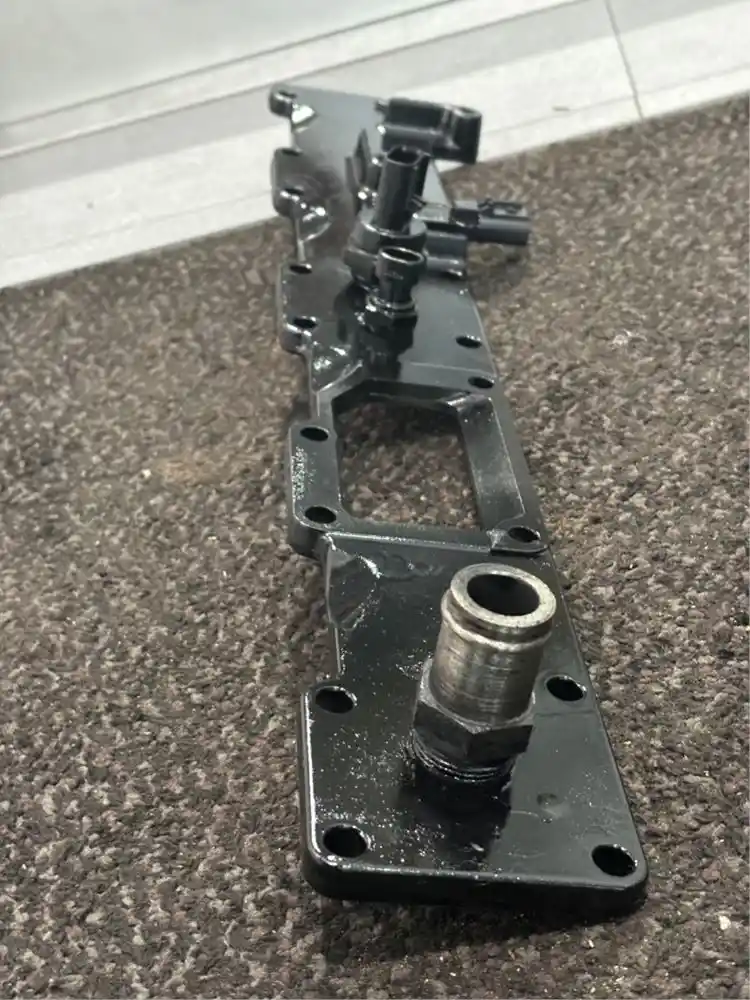 Used Cummins ISC Intake Manifold for sale | Hialeah Florida United ...