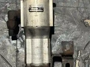 Used Cummins ISL Steering Pump (Stock #SP1106)) Part Image