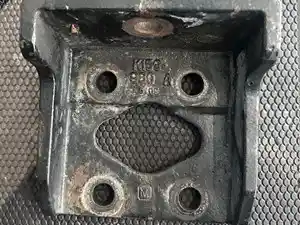 Used Engine Mount Image