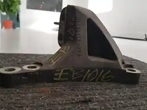 Used Engine Mount (Stock #EB1016)) Part Image