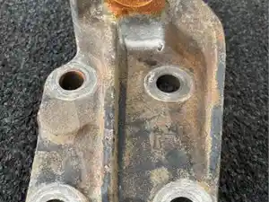 Used Engine Mount Image