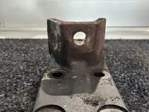 Used Freightliner Engine Mount Image