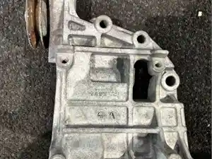 Used Hino Bracket (Stock #EB1332)) Part Image