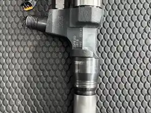 Used Hino J08E Injector (Stock #INJ1347)) Part Image