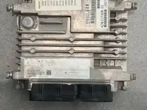Used Isuzu ECM (Stock #E4137)) Part Image