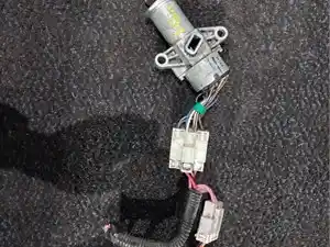 Used Isuzu Ignition Switch (Stock #SW74)) Part Image
