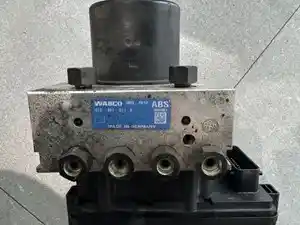 Used Wabco ABS-E ABS Modulator Valve Image