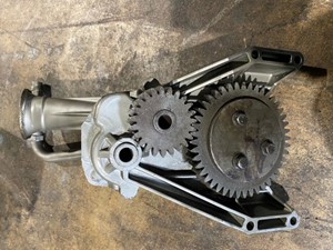Used Volvo VED12 Oil Pump (Stock #OP1055)) Part Image