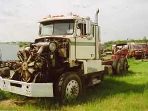 Used 1988 Kenworth T600A Cab (Stock #1104-KW-1)) Part Image