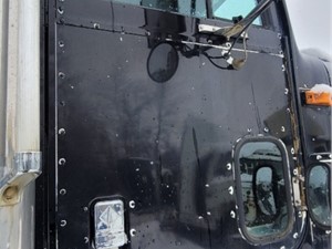 Used 1999 International 9300 Door (Stock #3435-IHC-16)) Part Image