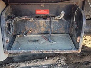 Used 1999 Kenworth T800 Battery Box Image