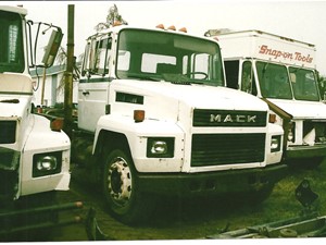 Used 2000 Mack RENAULT Hood (Stock #2856-MACK-12)) Part Image