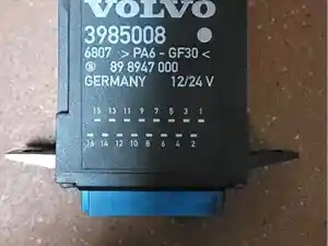 Used 2000 Volvo VNL64T Dash Control Module (Stock #1664-VOLVO-28)) Part Image