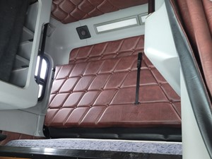 Used 2004 Freightliner Classic 120 Cab (Stock #3313-FRTLR-13)) Part Image