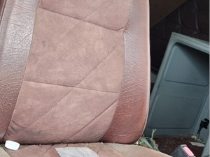 Used 2004 Freightliner Classic 120 Seat (Stock #3313-FRTLR-15)) Part Image