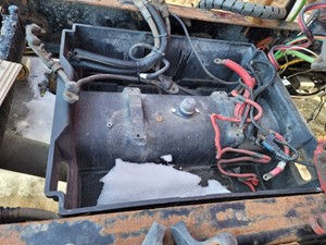 Used 2005 Freightliner COLUMBIA 120 Battery Box (Stock #3372-FRTLR-9)) Part Image
