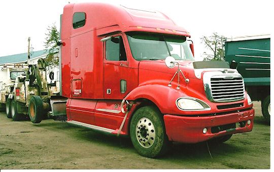 Used 2006 Freightliner COLUMBIA 120 Door for sale | Sturgeon County