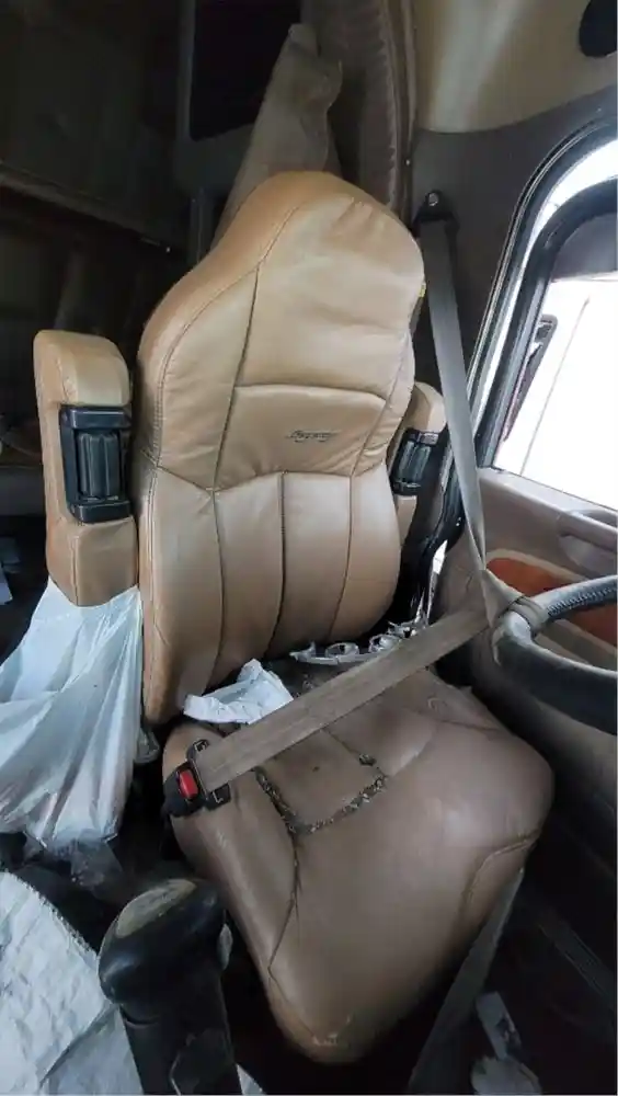Used 2006 Peterbilt 379 Seat for sale Sturgeon County Alberta Canada