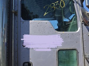 Used 2007 Kenworth T800 Door (Stock #2830-KW-24)) Part Image