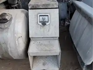 Used 2007 Peterbilt 379 Tool Box Image
