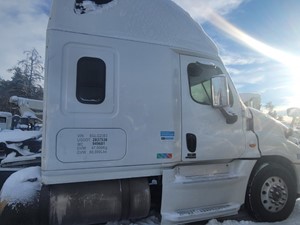 Used 2016 Freightliner Cascadia 125 Cab (Stock #3446-FRTLR-13)) Part Image