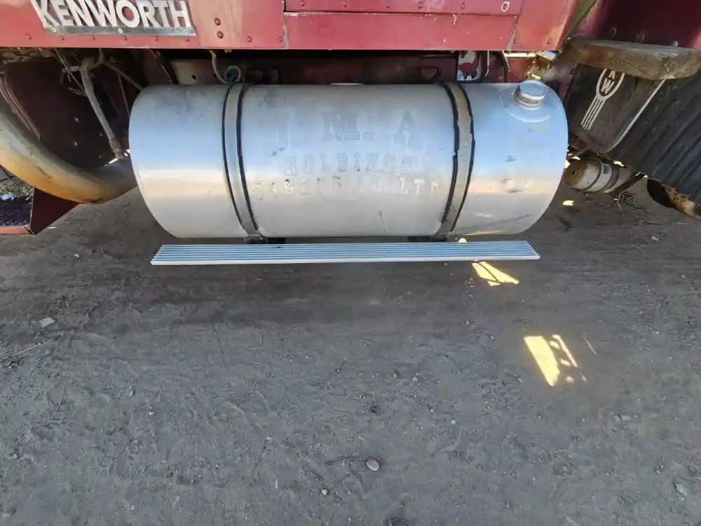 Used 1979 Kenworth W900L Fuel Tank for sale Sturgeon County Alberta