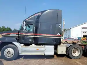 Used 1992 Mack CH613 Cab (Stock #3678-MACK-13)) Part Image