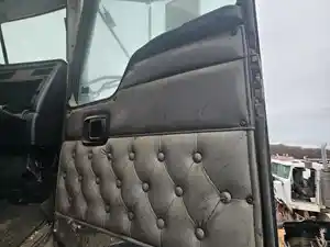 Used 2004 Kenworth T800B Door (Stock #3704-KW-8)) Part Image