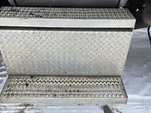Used 2004 Peterbilt 379 Battery Box Image