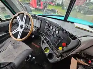 Used 2005 Freightliner Columbia 120 Cab (Stock #3752-FRTLR-12)) Part Image