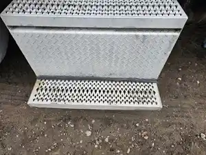 Used 2006 Peterbilt 379 Battery Box Image