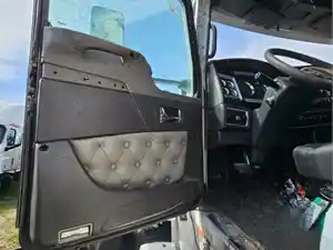 Used 2011 Kenworth T660 Door (Stock #3750-KW-16)) Part Image